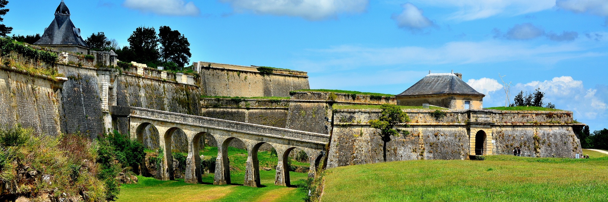 FRANCIA CIUDADELA BLAYE CRUCEROS BLAYE GARONA GARONNE UNESCO BLAYE LOUIS XIV LUIS XIV CRUCEROS FLUVIALES FRANCIA BLAYE RIO GARONA GARONNE RIVER CRUISES #Francia #Blaye #CrucerosFluviales #CrucerosFluvialesFrancia #FranceRiverCruises